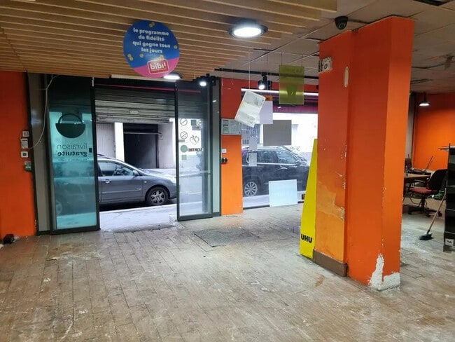 Plus de détails pour Local d'activités à louer