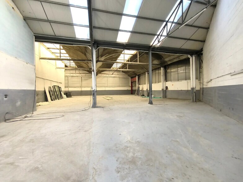 Local d’activités dans Épinay-sur-Seine à louer - Photo de l’immeuble – Image 2 sur 5