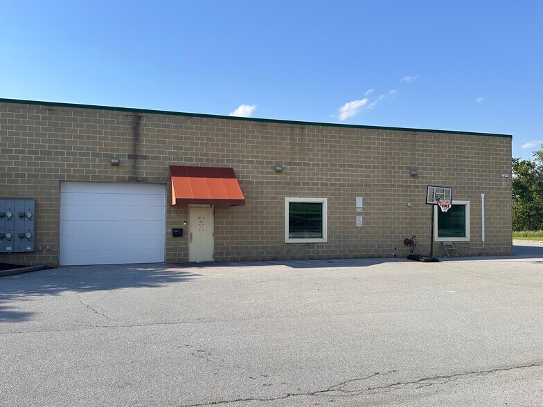 945 E Park Dr, Harrisburg, PA à louer - Photo de l’immeuble – Image 2 sur 4