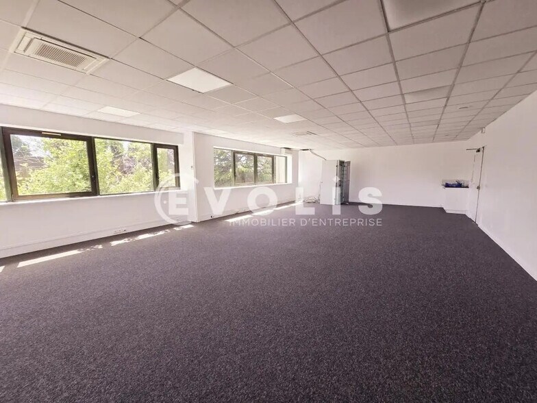 Bureau dans Villebon-sur-Yvette à louer - Photo intérieure – Image 2 sur 8