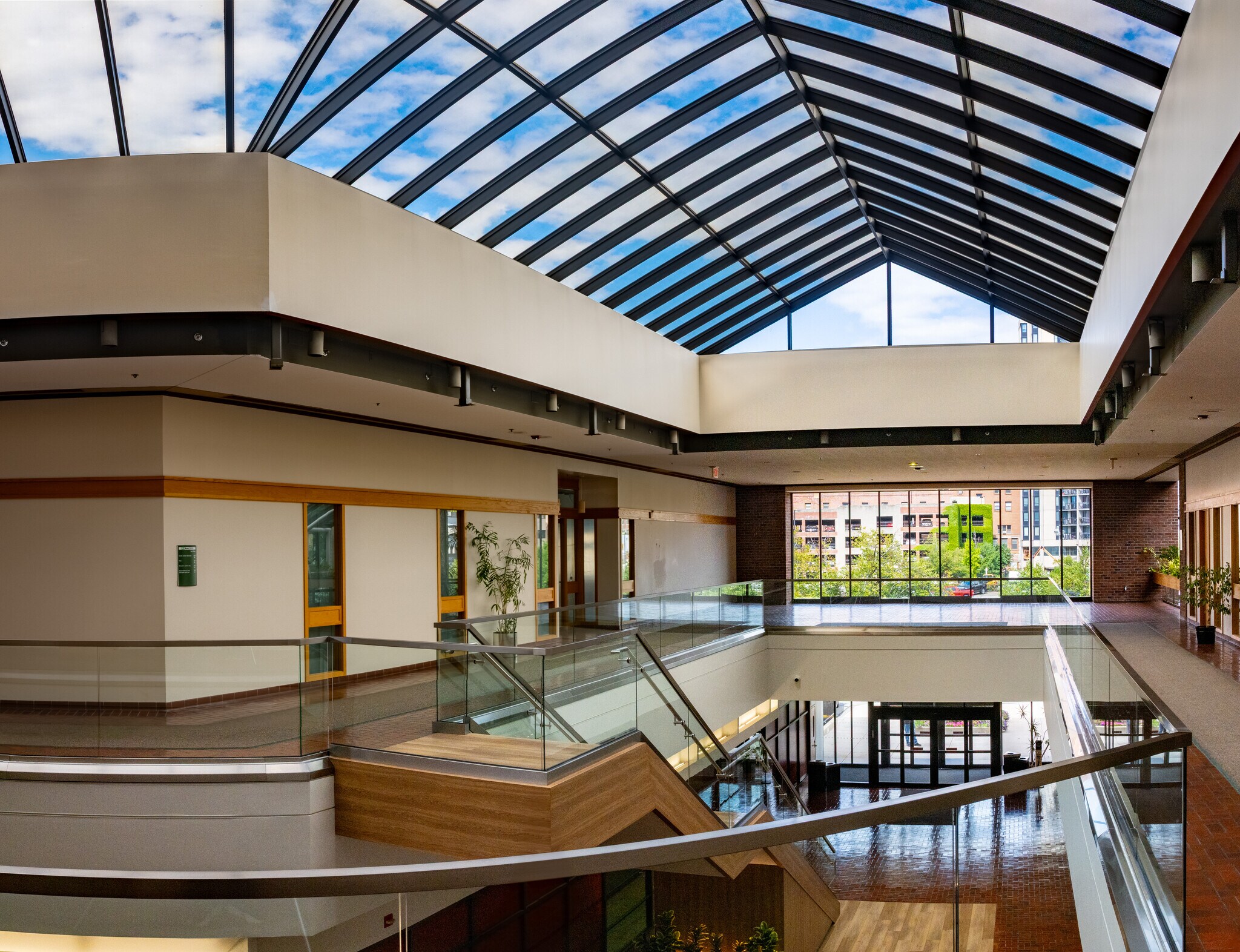 1441 Main St, Springfield, MA à louer Photo de l’immeuble– Image 1 sur 13