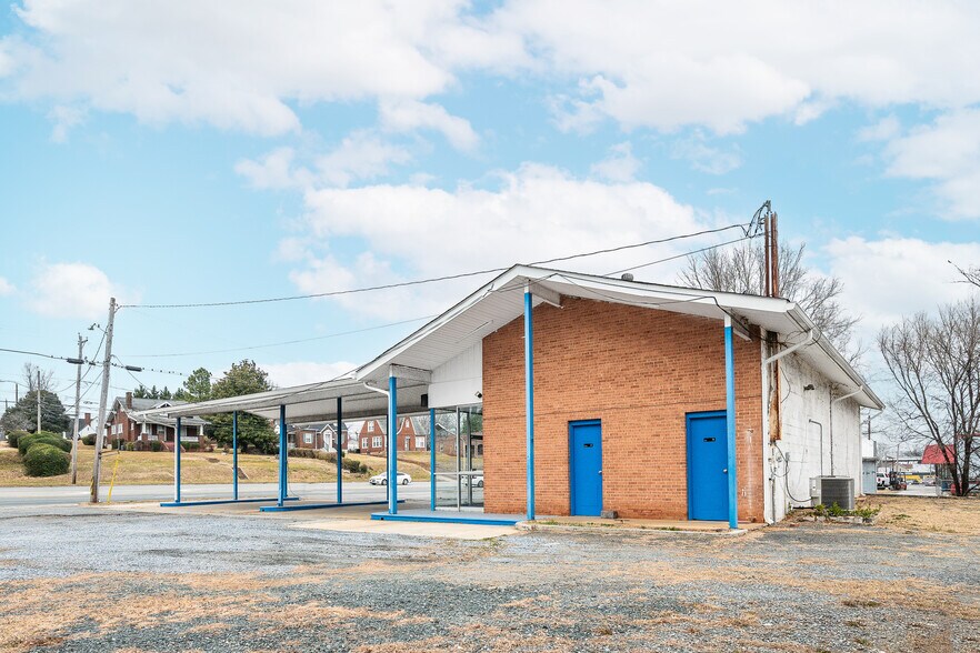 4927 S Amherst Hwy, Madison Heights, VA à vendre - Photo de l’immeuble – Image 3 sur 34