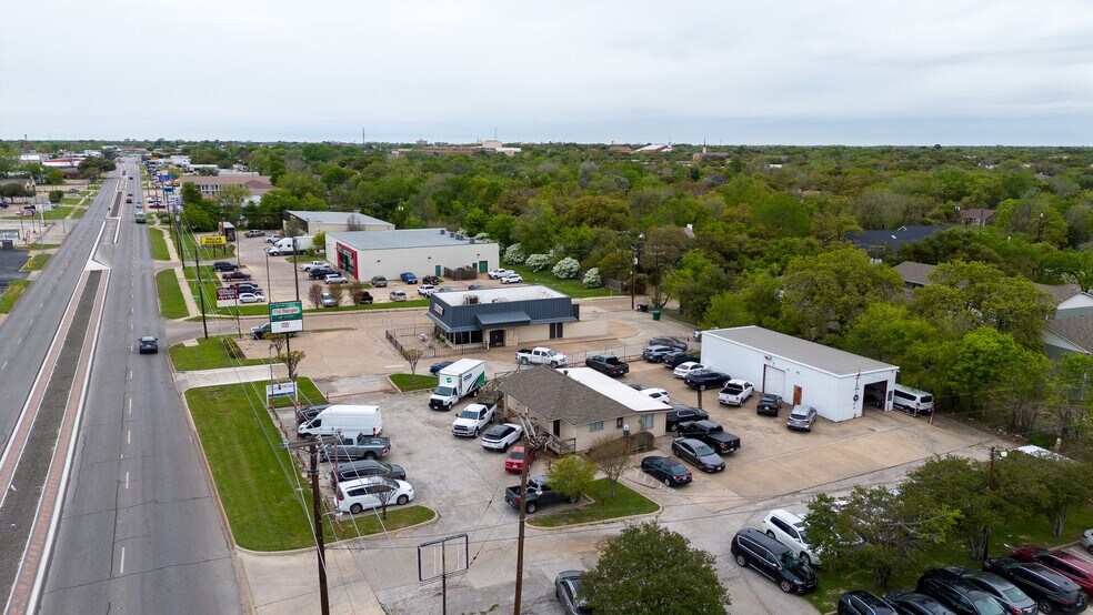 1803 S Texas Ave, Bryan, TX à vendre - Photo de l’immeuble – Image 3 sur 5
