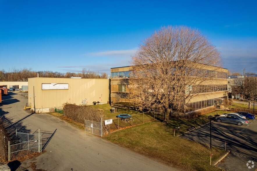 255 Rue Norman, Lachine, QC à louer - Photo de l’immeuble – Image 2 sur 5