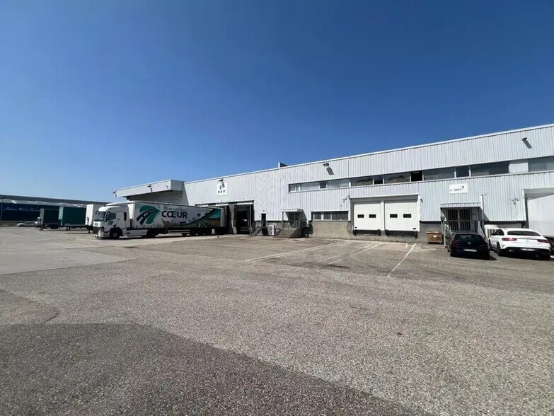 Industriel/Logistique dans Saint-Quentin-Fallavier à vendre - Photo de l’immeuble – Image 1 sur 3