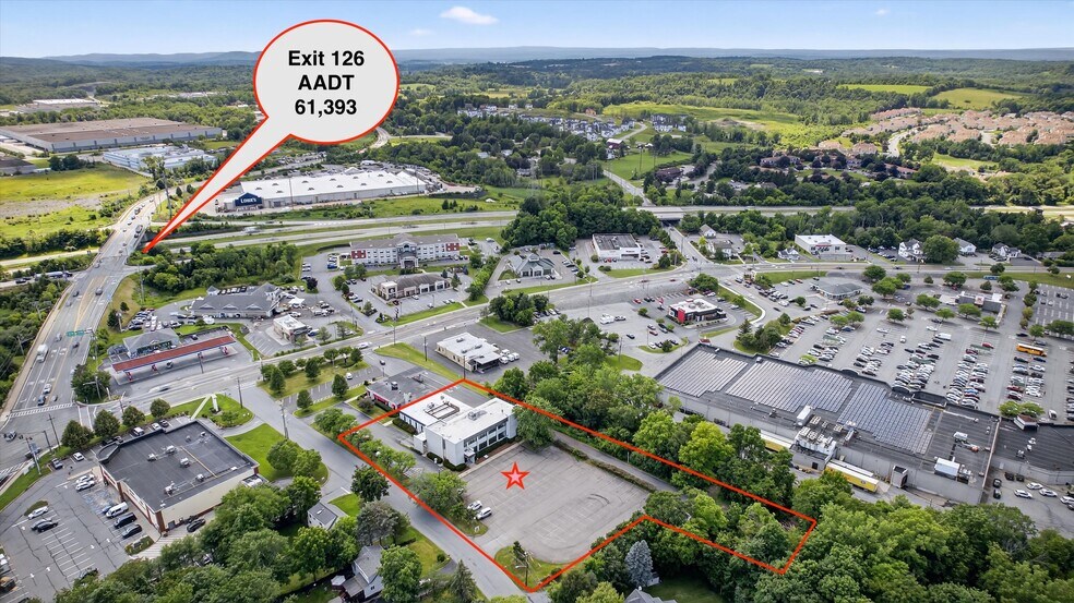 74 Brookside Ave, Chester, NY à louer - Photo de l’immeuble – Image 1 sur 48