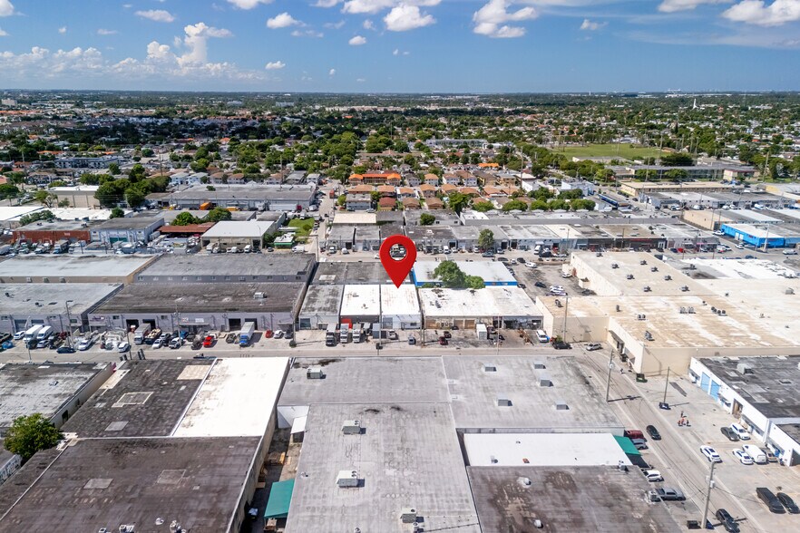 683 W 26th St, Hialeah, FL à vendre - Photo de l’immeuble – Image 2 sur 29