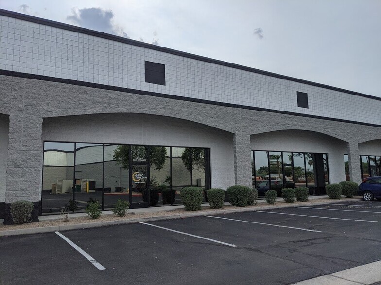 7143 E Southern Ave, Mesa, AZ à louer - Photo de l’immeuble – Image 2 sur 24