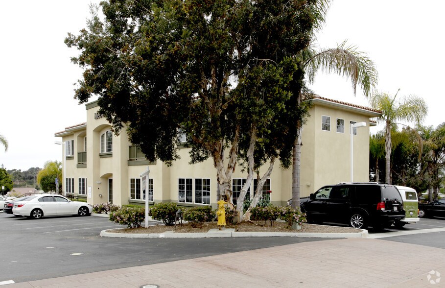 336 Encinitas Blvd, Encinitas, CA à louer - Photo de l’immeuble – Image 2 sur 28
