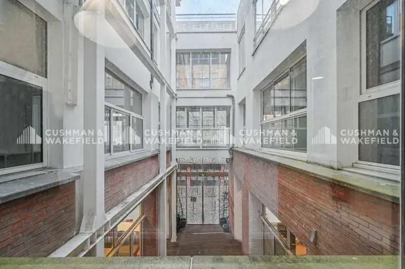 Bureau dans Paris à louer - Photo de l’immeuble – Image 2 sur 2