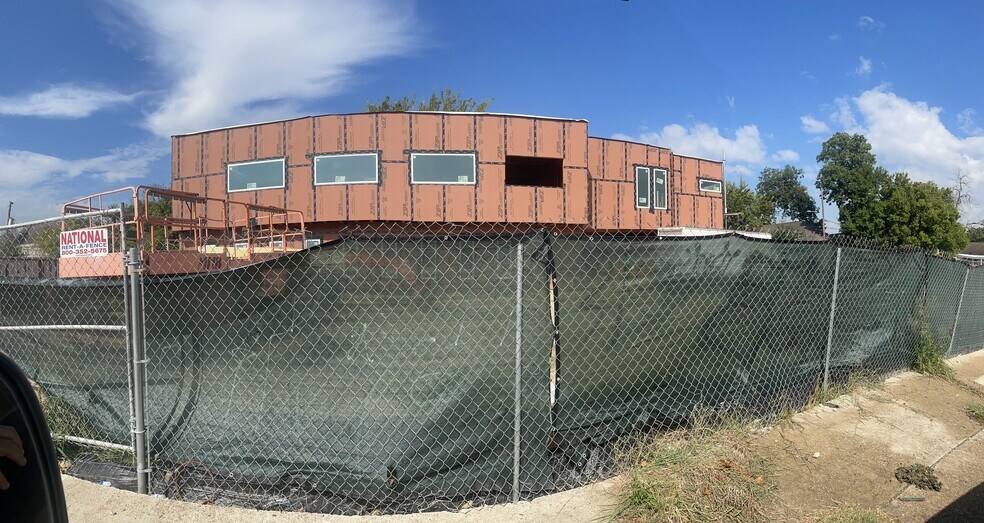 2619 North Fwy, Houston, TX à vendre - Photo de l’immeuble – Image 2 sur 5