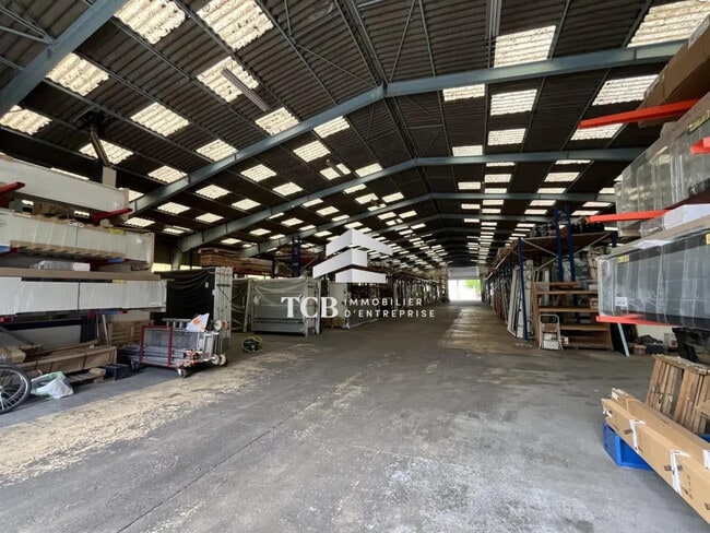 Plus de détails pour Industriel/Logistique à louer