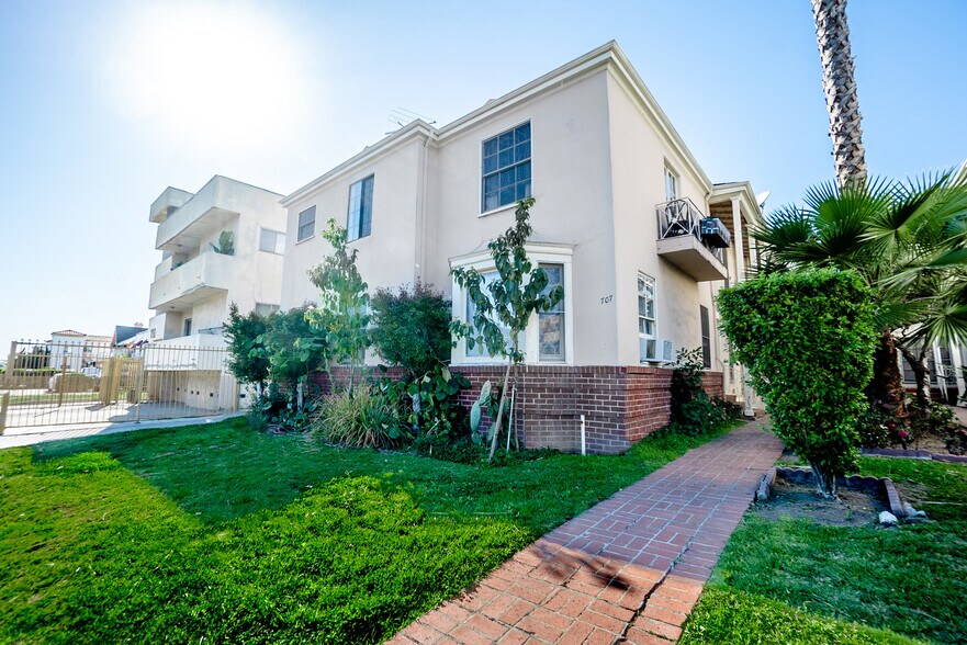 707-709 Crenshaw Blvd, Los Angeles, CA à vendre - Photo de l’immeuble – Image 3 sur 29
