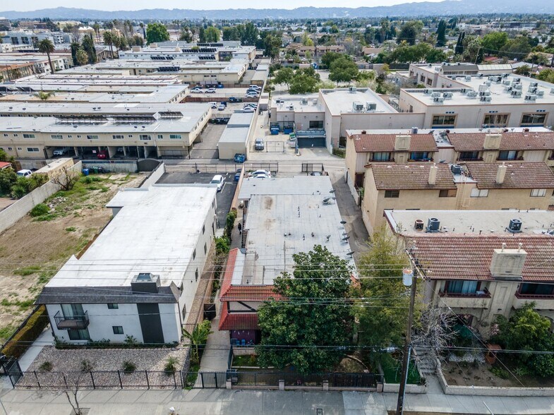 14830 Parthenia St, Panorama City, CA à vendre - Photo de l’immeuble – Image 2 sur 12