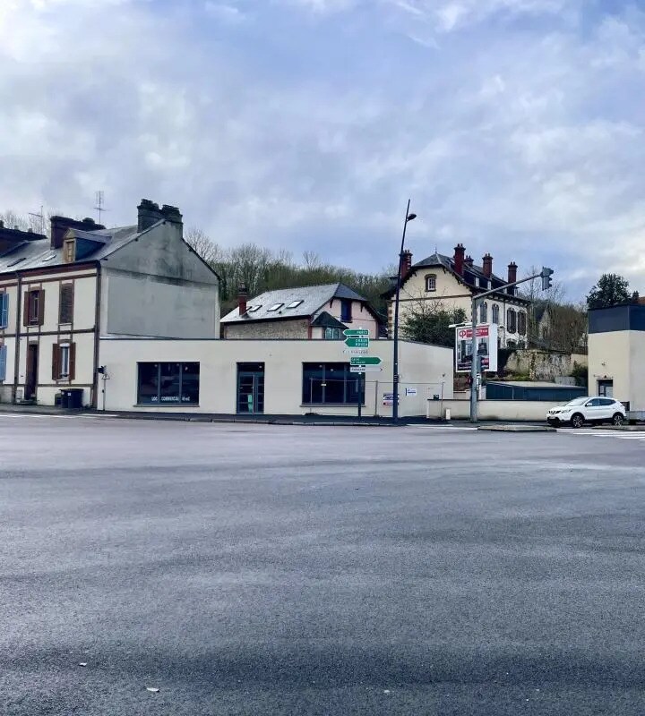 Local commercial dans Évreux à louer Photo de l’immeuble– Image 1 sur 9