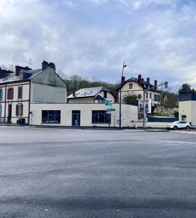 Plus de détails pour Local commercial à louer