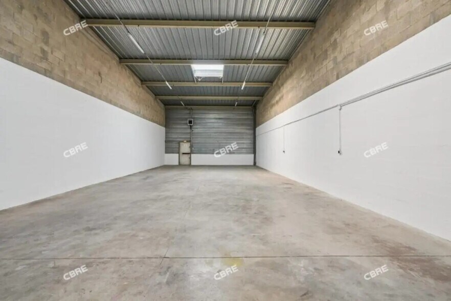 Bureau dans Chilly-Mazarin à louer - Photo de l’immeuble – Image 2 sur 13