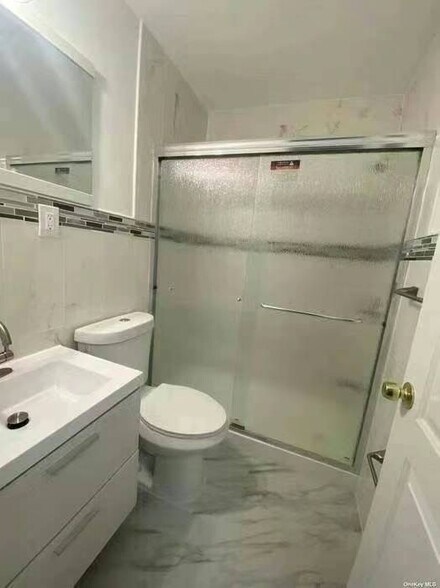 15605 Sanford Ave, Flushing, NY à vendre - Photo de l’immeuble – Image 3 sur 7