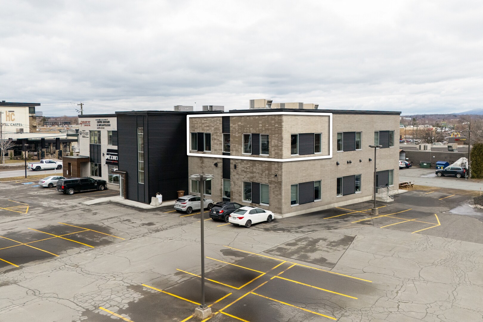906 Rue Principale, Granby, QC à louer Photo de l’immeuble– Image 1 sur 4