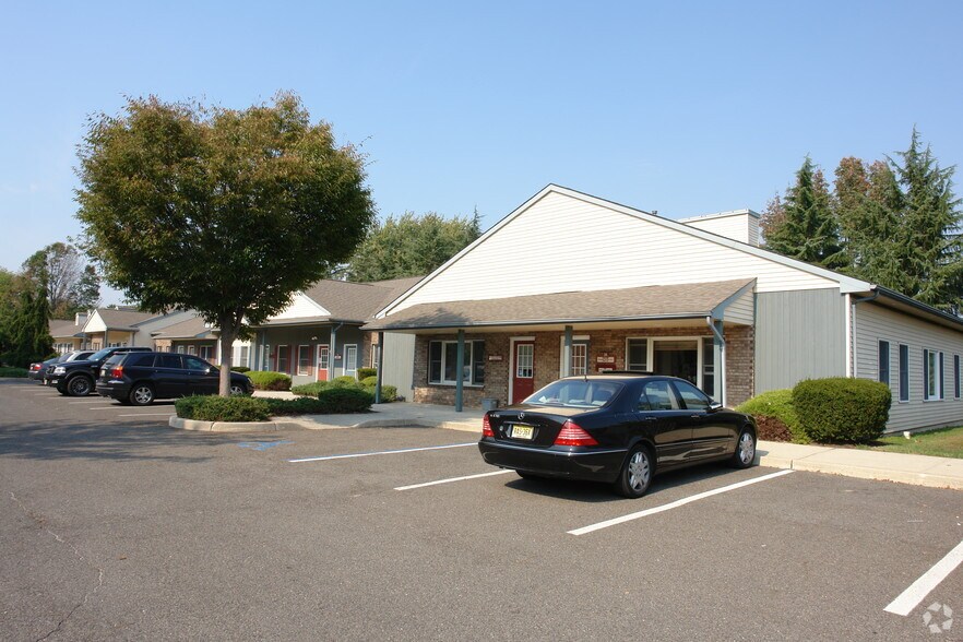 231 Crosswicks, Bordentown, NJ à vendre - Photo de l’immeuble – Image 2 sur 3