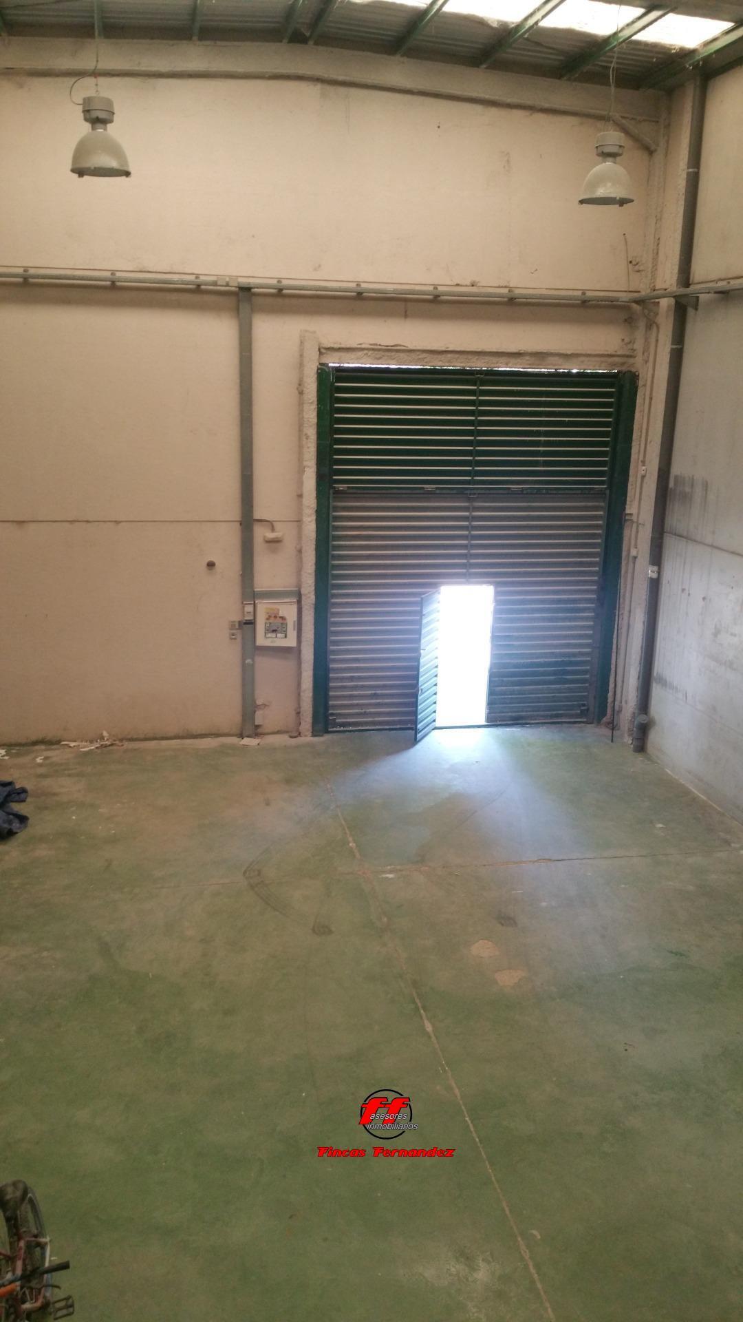 Industriel/Logistique dans Velilla de San Antonio, Madrid à vendre Photo principale– Image 1 sur 4