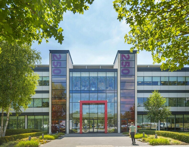 250 Longwater Ave, Reading à louer - Photo de l’immeuble – Image 1 sur 7