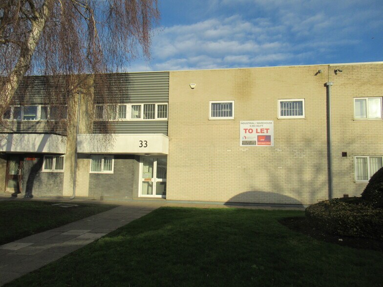 33 Wates Way, Mitcham à louer - Photo de l’immeuble – Image 1 sur 5