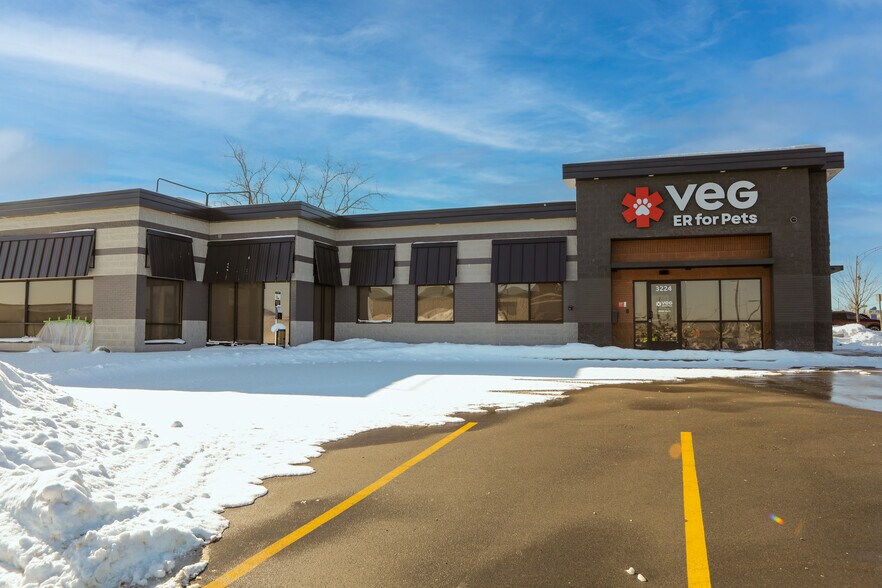 3224 28th St SE, Kentwood, MI à vendre - Photo de l’immeuble – Image 2 sur 7