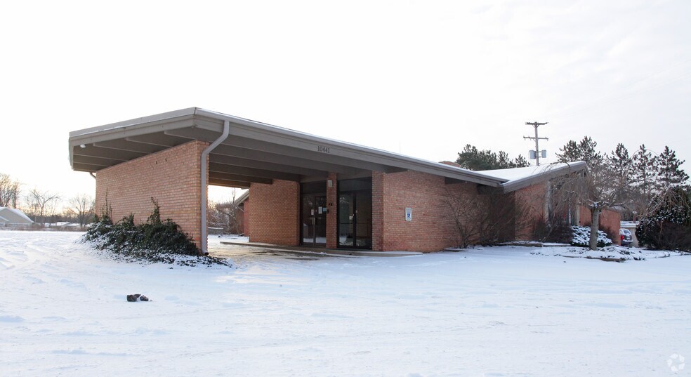 10441 Shaver Rd, Portage, MI à louer - Photo principale – Image 1 sur 6