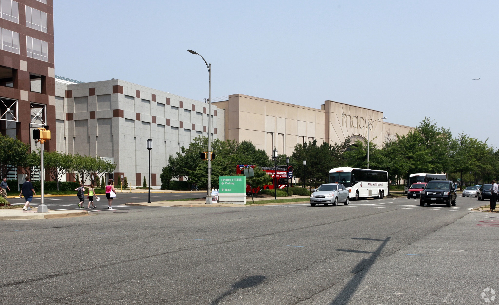 1100 S Hayes St, Arlington, VA à louer Photo principale– Image 1 sur 5