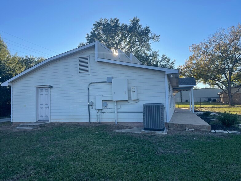 4095 SE I 10 Frontage Rd, Sealy, TX à vendre - Photo de l’immeuble – Image 3 sur 64