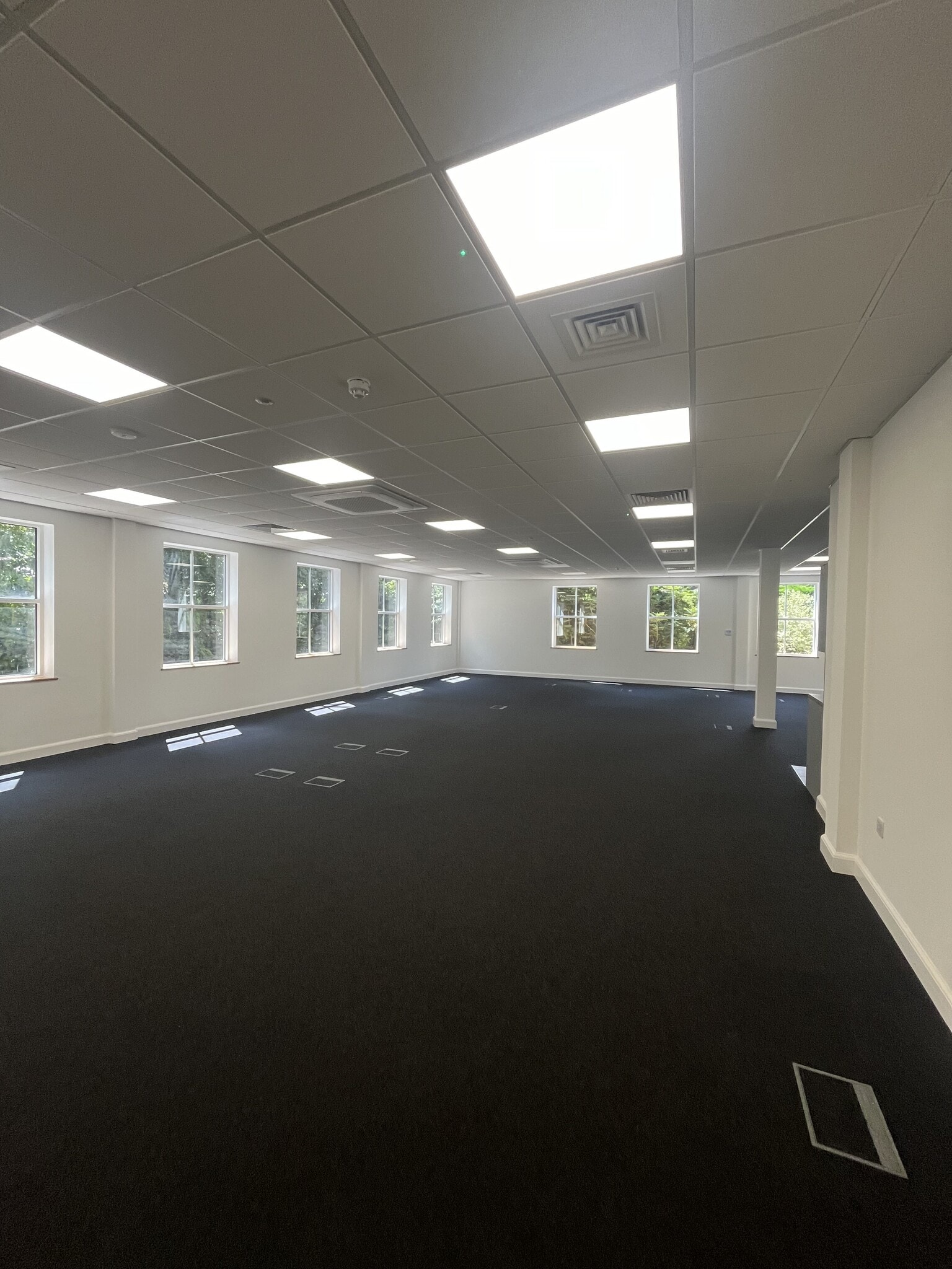 Portsmouth Rd, Send à louer Photo intérieure– Image 1 sur 2