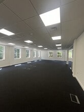 Portsmouth Rd, Send à louer Photo intérieure– Image 1 sur 2