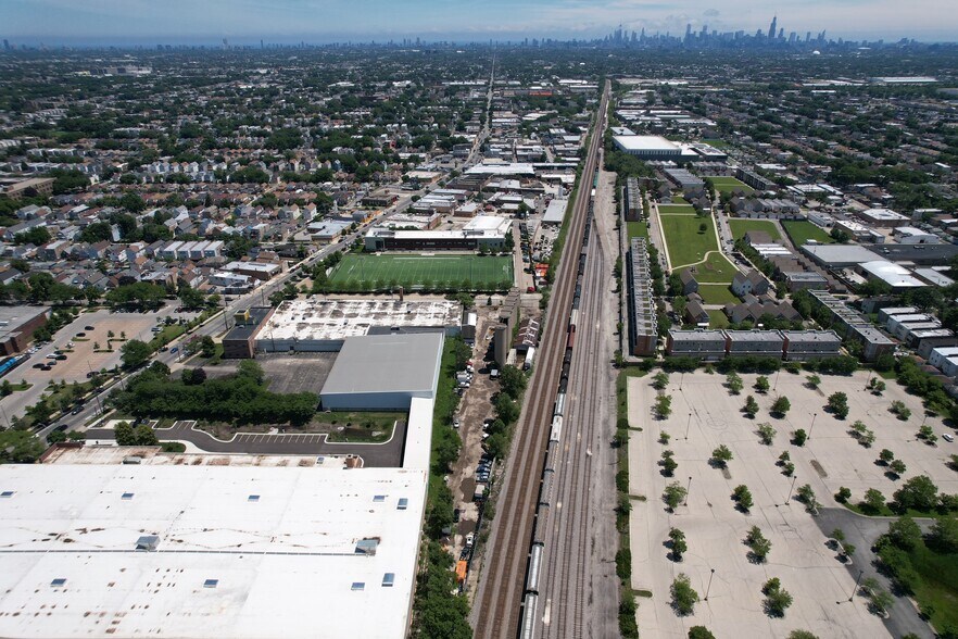 1960 N Long Ave, Chicago, IL à vendre - Photo de l’immeuble – Image 3 sur 17