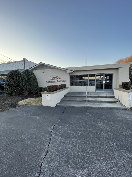 1611 W Andrew Johnson Hwy, Morristown, TN à vendre - Photo de l’immeuble – Image 3 sur 14