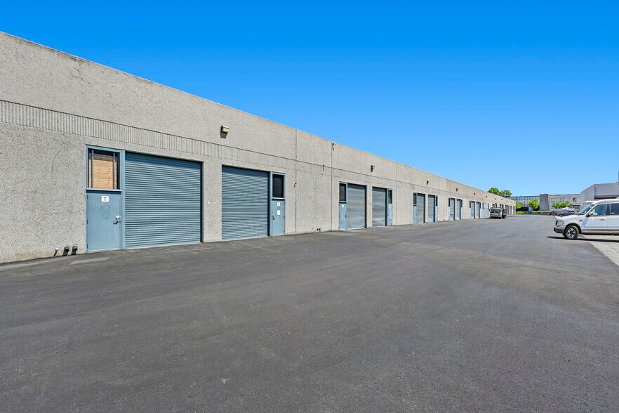8451 Miralani Dr, San Diego, CA à louer - Photo intérieure – Image 3 sur 4