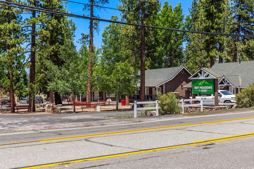 39756 Big Bear Blvd, Big Bear Lake, CA à vendre - Photo de l’immeuble – Image 3 sur 60