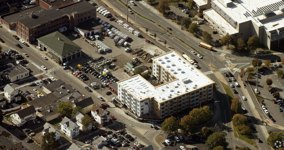 180 Eastern Ave, Malden, MA à vendre - Aérien – Image 2 sur 196