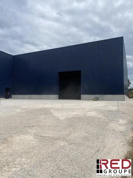 Industriel/Logistique dans Signes à louer - Photo de l’immeuble – Image 3 sur 5