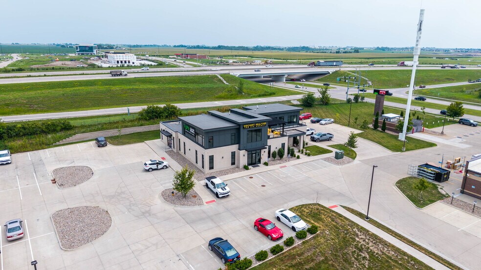 3607 NE Otterview Cir, Ankeny, IA à louer - Photo de l’immeuble – Image 3 sur 9