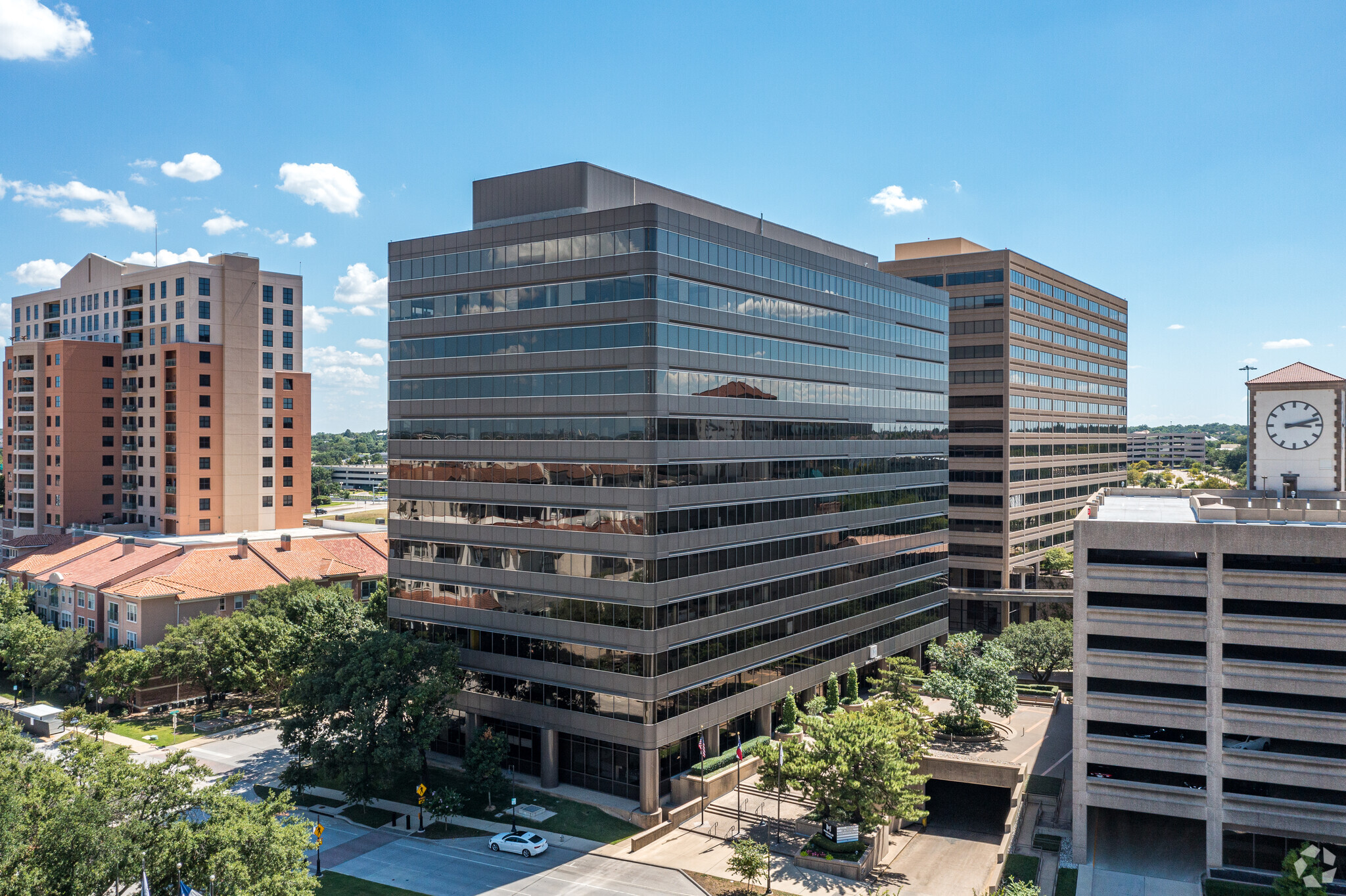 220 E Las Colinas Blvd, Irving, TX à louer Photo de l’immeuble– Image 1 sur 5