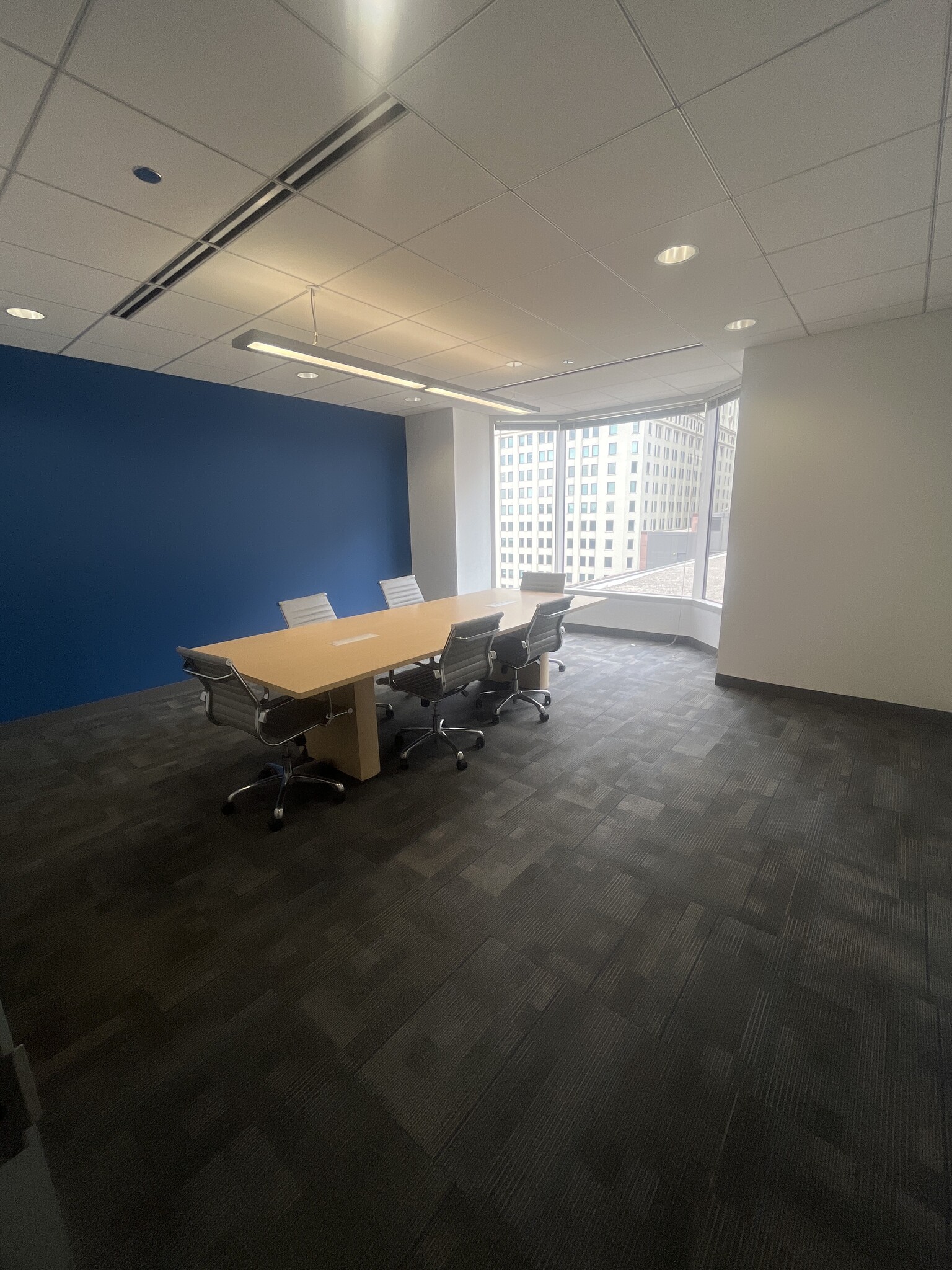 425 S Financial Pl, Chicago, IL à louer Photo de l’immeuble– Image 1 sur 5