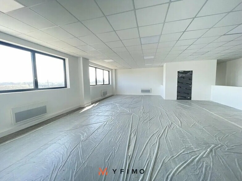 Local d'activités dans Flins-sur-Seine à vendre - Photo intérieure – Image 3 sur 5