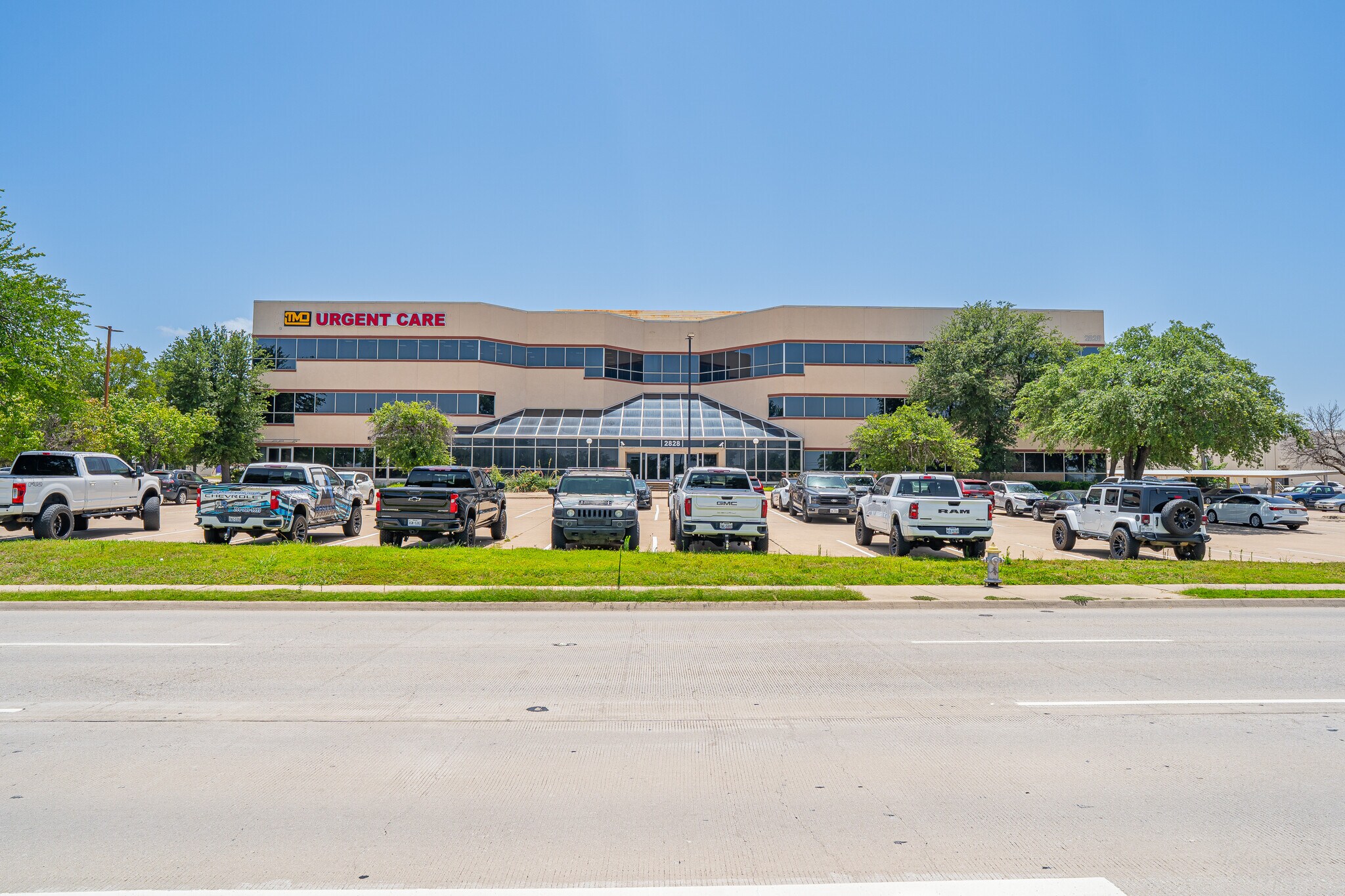2828 E Trinity Mills Rd, Carrollton, TX à vendre Photo de l’immeuble– Image 1 sur 37
