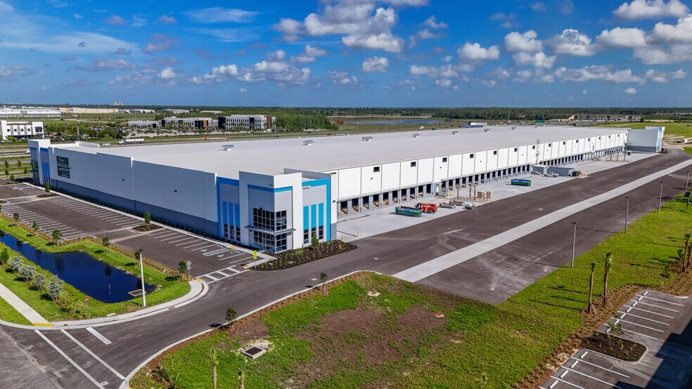16200 Ben Hill Griffin Pky, Fort Myers, FL à louer - Photo de la construction – Image 3 sur 7