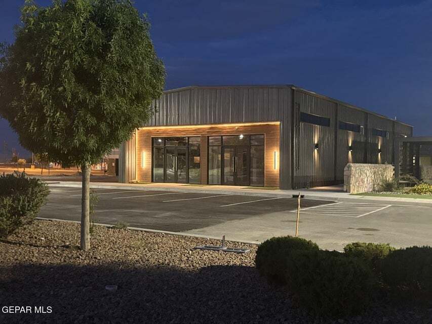 12370 Pine Springs Dr, El Paso, TX à louer Photo de l’immeuble– Image 1 sur 9