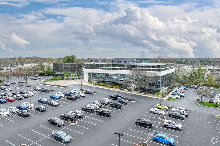 2550 Corporate Exchange Dr, Columbus, OH à vendre - Photo de l’immeuble – Image 3 sur 15