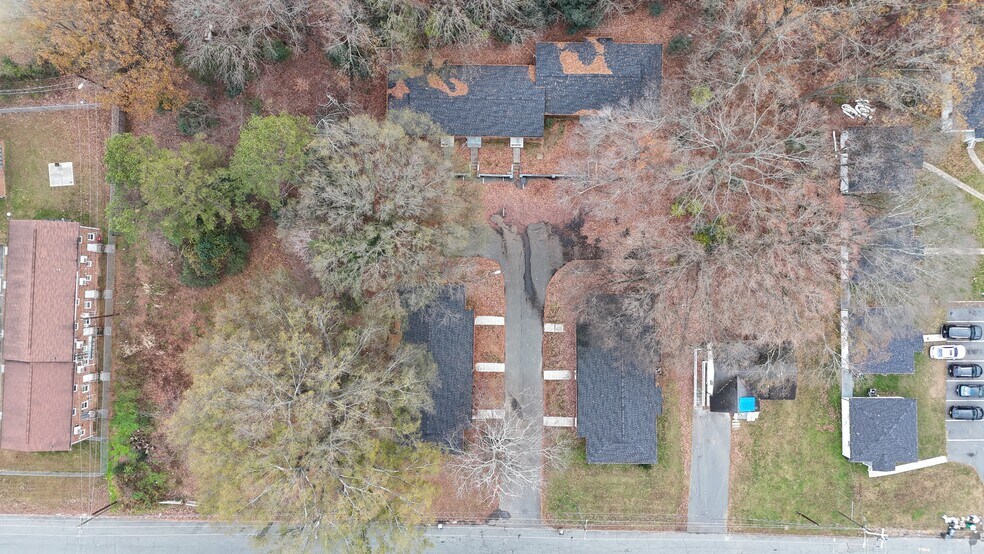 2427 Carmine St, Charlotte, NC à vendre - Photo principale – Image 1 sur 30
