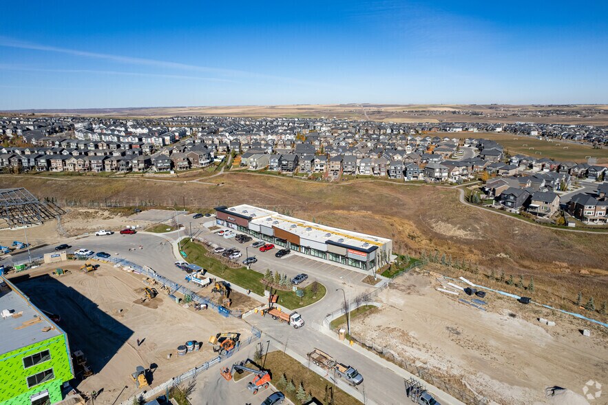 150 Nolanridge Crt NW, Calgary, AB à vendre - Aérien – Image 2 sur 11