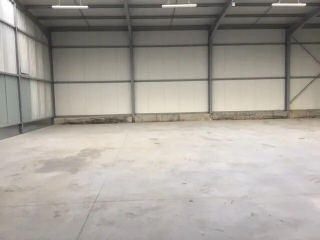 Local d'activités dans Pau à vendre - Photo de l’immeuble – Image 2 sur 3